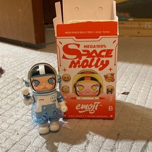 Space Molly Series Toy - Blue and White pop mart REAL!!!